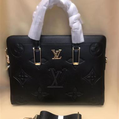 LOUIS VUITTON  2025新款男生時尚包包  尺寸：37.5*29.5*6.5CM