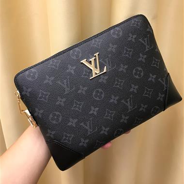 LOUIS VUITTON   2025新款男生時尚包包  尺寸：26*18*5CM