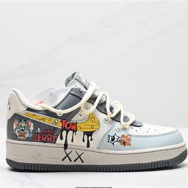 NIKE AIR FORCE 1'07 LV8