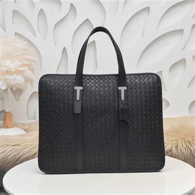 BOTTEGA VENETA   2025新款男生時尚包包 尺寸：40*31*6CM