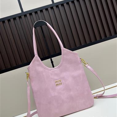 MIUMIU   2025新款女生時尚包包  尺寸：30*34*2CM