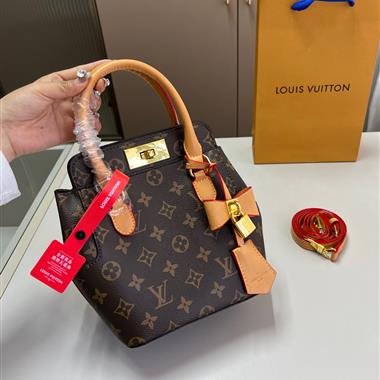 LOUIS VUITTON    2025新款女生時尚包包  尺寸：18×17CM