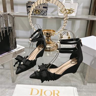 DIOR   2025新款女生休閒時尚鞋子