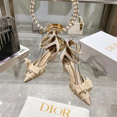 DIOR   2025新款女生休閒時尚鞋子