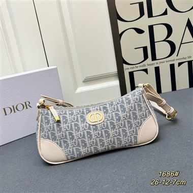 DIOR   2025新款女生時尚包包  尺寸：26*12*7CM