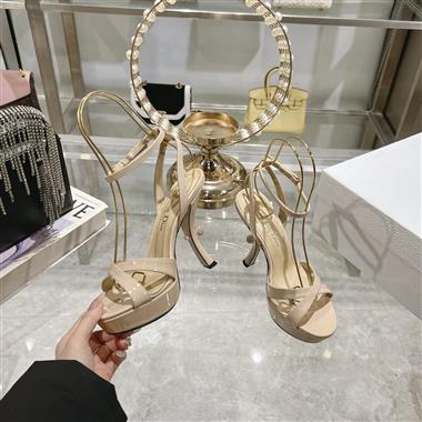 DIOR   2025新款女生休閒時尚鞋子