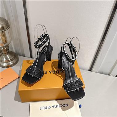 Louis Vuitton    2025新款女生休閒時尚鞋子