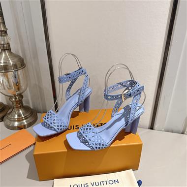 Louis Vuitton    2025新款女生休閒時尚鞋子