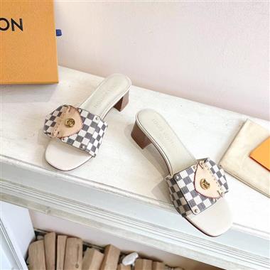 Louis Vuitton    2025新款女生休閒時尚鞋子