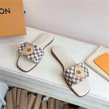 Louis Vuitton    2025新款女生休閒時尚鞋子