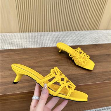  LOEWE   2025新款女生休閒時尚鞋子