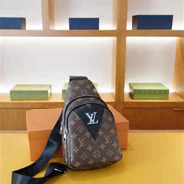 LOUIS VUITTON    2025新款男生時尚包包 尺寸：16*28*7CM