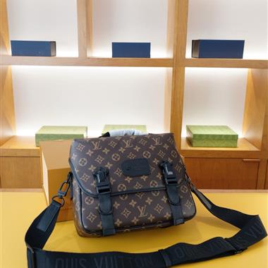 LOUIS VUITTON   2025新款男生時尚包包 尺寸：28*22*10CM