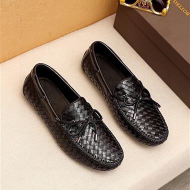 BOTTEGA VENETA   2025新款男生休閒時尚鞋子