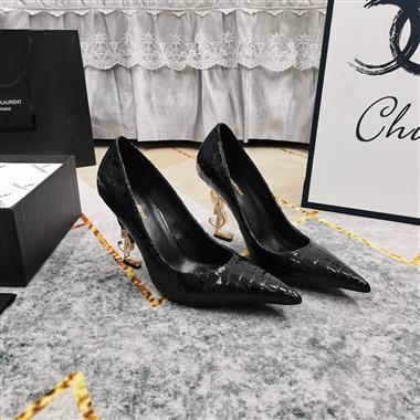 YSL   2025新款女生休閒時尚鞋子