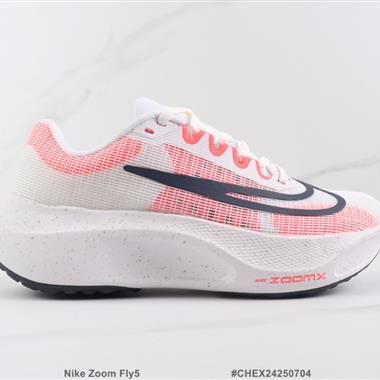 Nike Zoom Fly5  減震跑步鞋