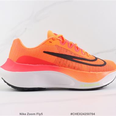 Nike Zoom Fly5  減震跑步鞋