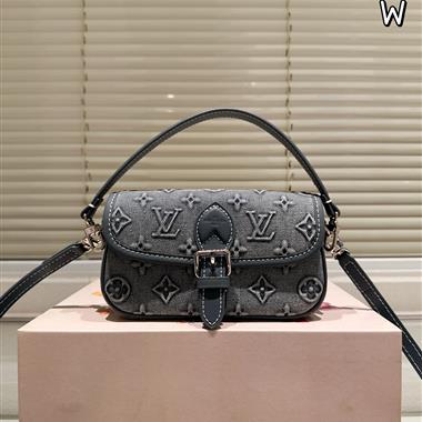 LOUIS VUITTON   2025新款女生時尚包包  尺寸：18*12CM