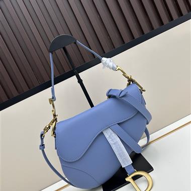DIOR   2025新款時女生時尚包包   尺寸：25.5 x 20 x 6.5CM