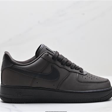 NIKE AIR FORCE 1‘07