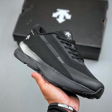 DESCENTE DYNAMIC FLUID 輕盈緩震透氣鞋