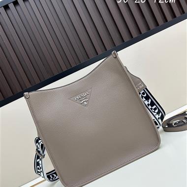 PRADA   2025新款女生時尚包包 尺寸：30*28*12CM