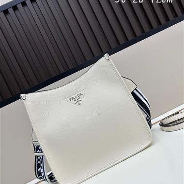 PRADA   2025新款女生時尚包包 尺寸：30*28*12CM