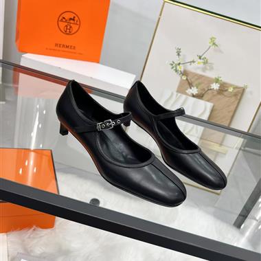 HERMES   2025新款女生休閒時尚鞋子