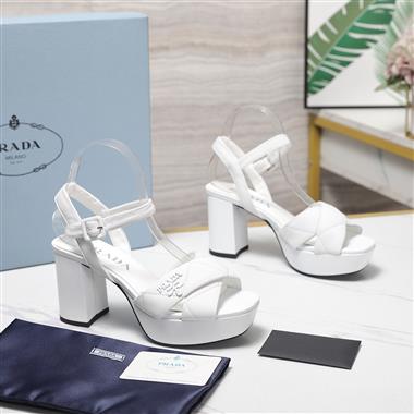 PRADA   2025新款女生休閒時尚鞋子
