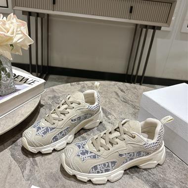 DIOR   2025新款女生休閒時尚鞋子
