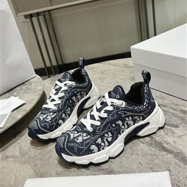 DIOR   2025新款女生休閒時尚鞋子