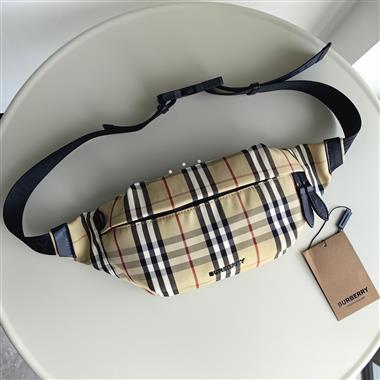 BURBERRY   2025新款男生時尚包包 尺寸：29 *7 *15CM