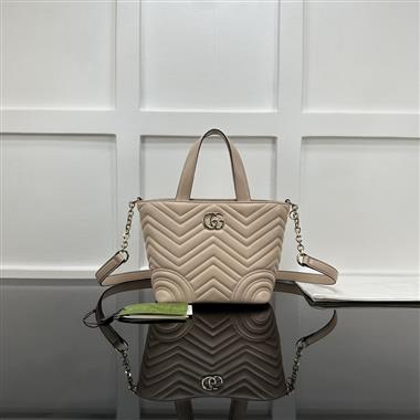 GUCCI    2025新款女生時尚包包 尺寸：18*18*12.5CM