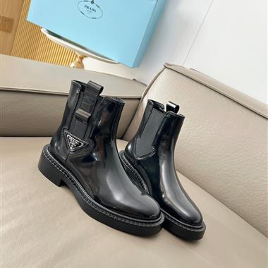 PRADA   2025新款女生休閒時尚鞋子