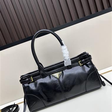 PRADA   2025新款女生時尚包包  尺寸：32*15*11CM