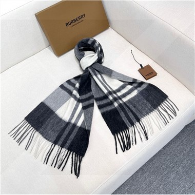 BURBERRY  2025秋冬新款時尚圍巾 尺寸：180-30