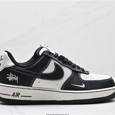 NIKE AIR FORCE 1‘07