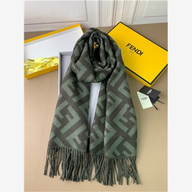 FENDI  2025秋冬新款時尚圍巾 尺寸：200-50