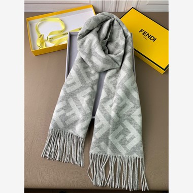 FENDI  2025秋冬新款時尚圍巾 尺寸：200-50