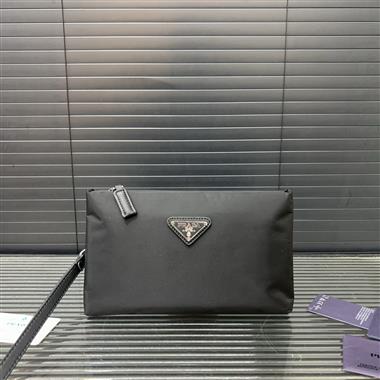 PRADA   2025新款男生時尚包包 尺寸：23*13CM