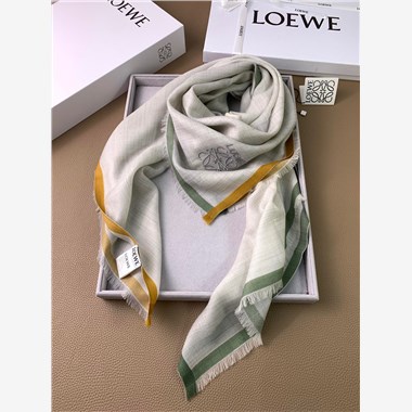 LOEWE  2025秋冬新款時尚圍巾 尺寸：110-110