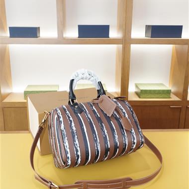 LOUIS VUITTON    2025新款女生時尚包包 尺寸:30x20x17CM