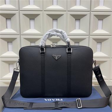 PRADA    2025新款男生時尚包包 尺寸:28*38CM