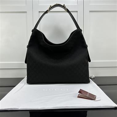GUCCI    2025新款女生時尚包包 尺寸:40*36*12CM