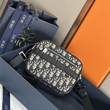DIOR   2025新款男生時尚包包  尺寸：17*12.5*5CM