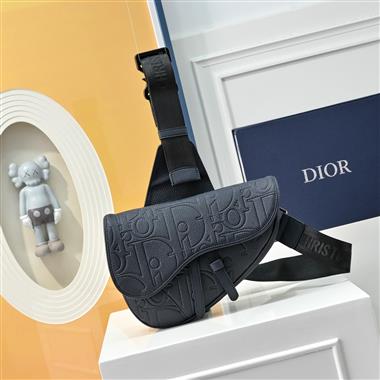 DIOR   2025新款男生時尚包包 尺寸：20 x 28.6 x 5CM