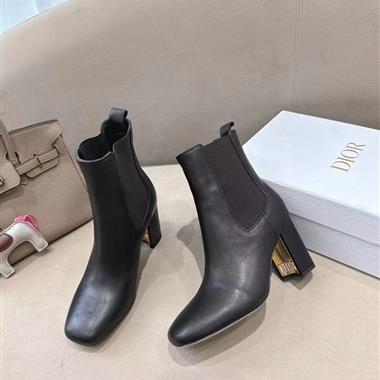 DIOR    2025新款女生休閒時尚鞋子