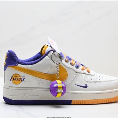 NIKE AIR FORCE 1‘07