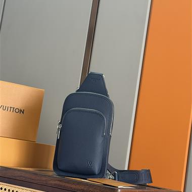 LOUIS VUITTON   2025新款男生時尚包包 尺寸:16*33*5.7CM