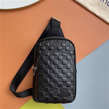 LOUIS VUITTON   2025新款男生時尚包包 尺寸:27×18×5CM